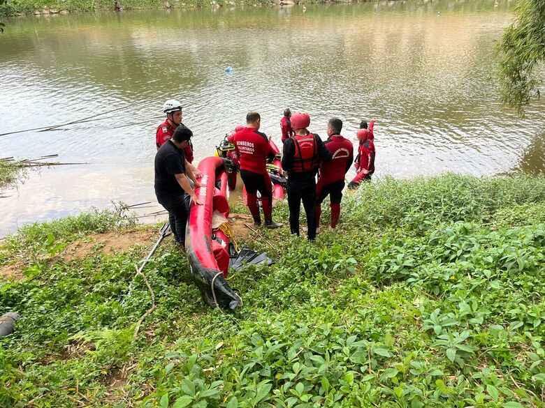 Bombeiros encontram corpo do idoso que desapareceu no Rio Itapocu